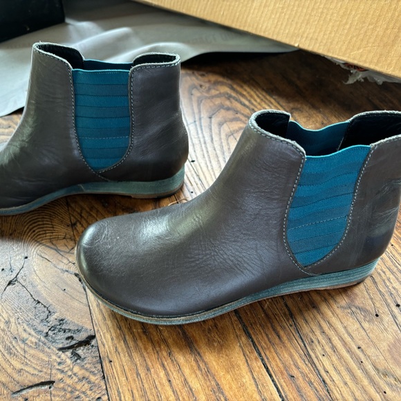 Size 7 Eu 38 Kork Ease Grey and Teal leather Ankle Boots Flats - Picture 6 of 10